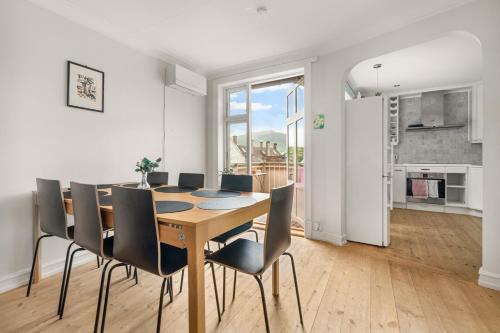 Charming apartment with stunning views!