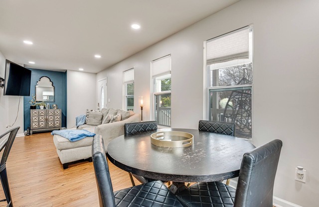 Charming Atlanta Home w/ Yard ~ 7 Mi to Downtown!