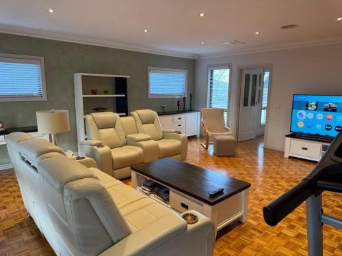 Charming Bay-View home