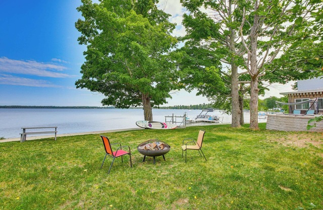 Charming Bear Lake Cottage w/ Dock & Paddleboards!