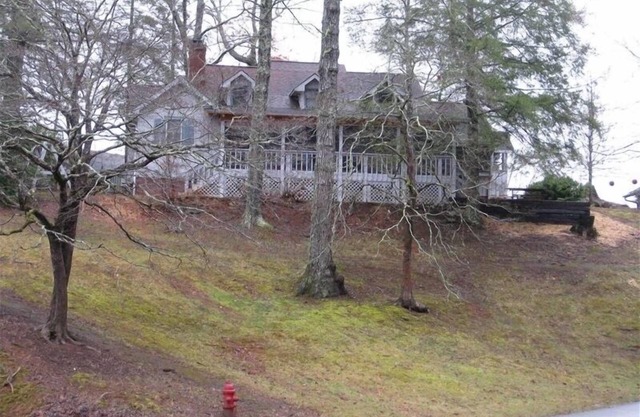 Pata de oso con Encanto cabina con vista espectacular del lago Hiwassee