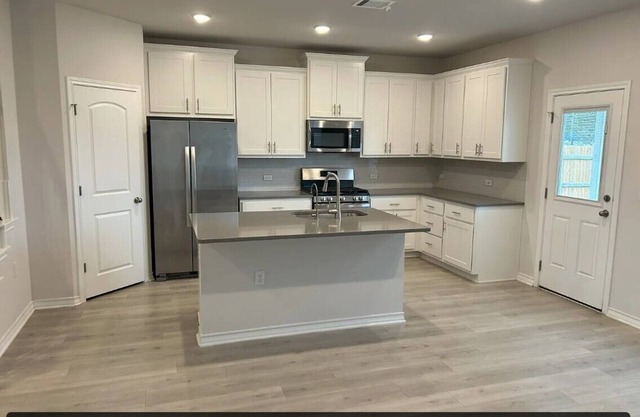 Charming bedroom house in amazing Austin. Located next to the Tesla Gigafactory.