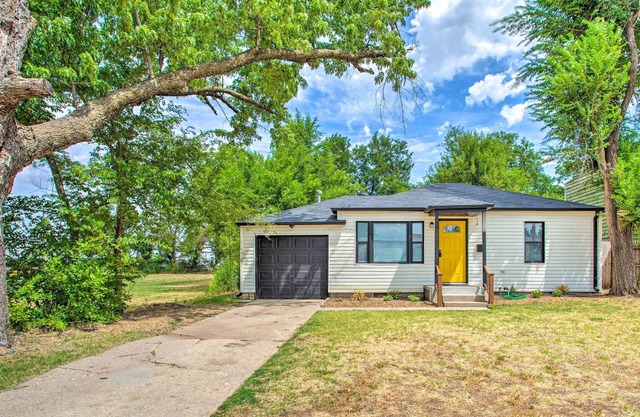 Charming Bethany Home ~ 12 Mi to Dtwn OKC!