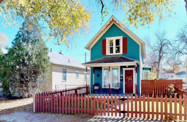 Bungalow azul encantador en el centro histórico de Montrose