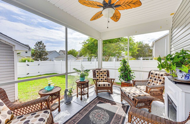 Charming Bluffton Home w/ Yard ~ 3 Mi to Beaches!