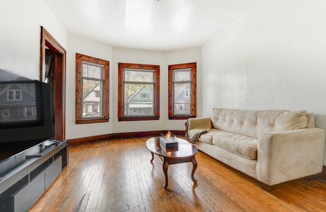 Charming Buffalo Apartment: 2 Mi to Downtown