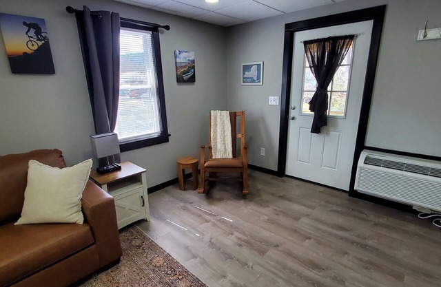 Charming building with 1 bedroom and AC, WiFi in serene Whitehall