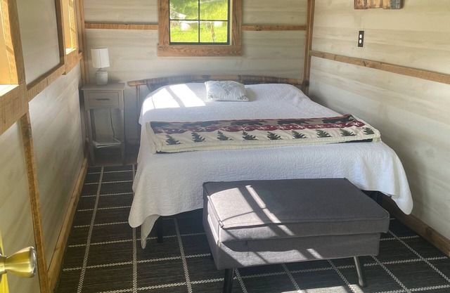 Charming cabin #2 in charming Bakersville