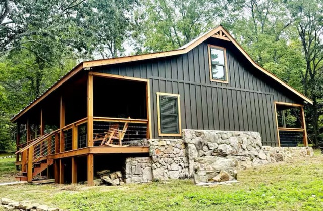 Charming Cabin in Midtown Mentone