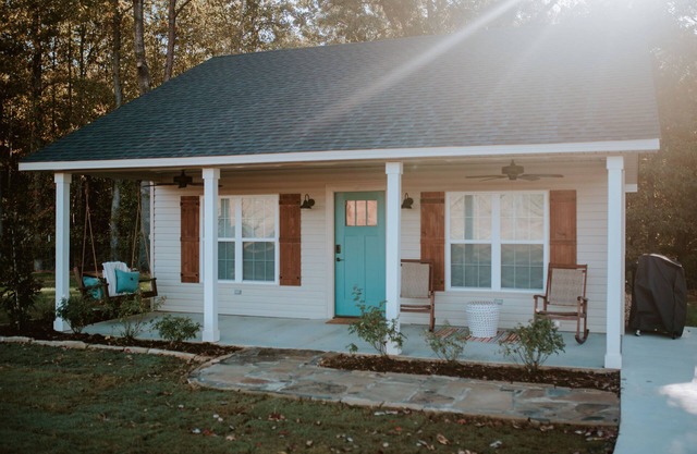 Charming cabin in the country!