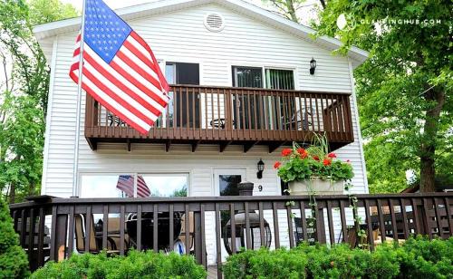 Charming Cabin Rental for the Perfect Summer Getaway on Clear Lake in Michigan