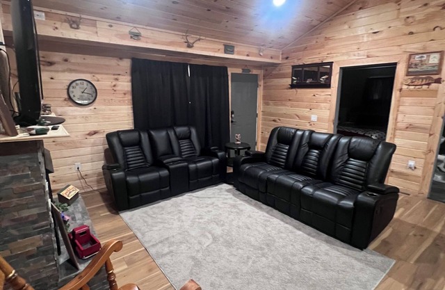 Charming cabin retreat: cozy, scenic, and perfect for a relaxing getaway!