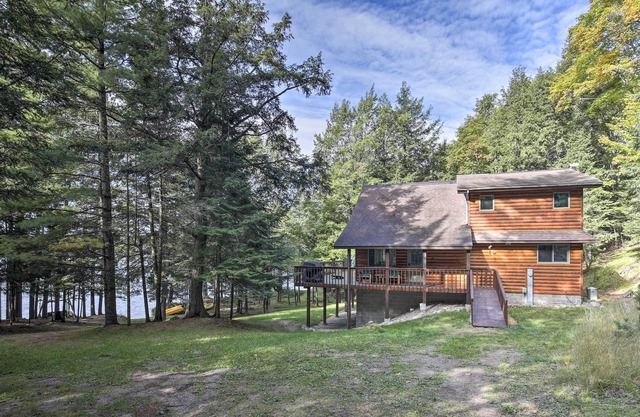 Charming Cabin w/ Lake Access & Private Dock!