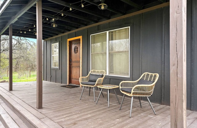 Charming cabin with AC and WiFi / 20 min from DTA