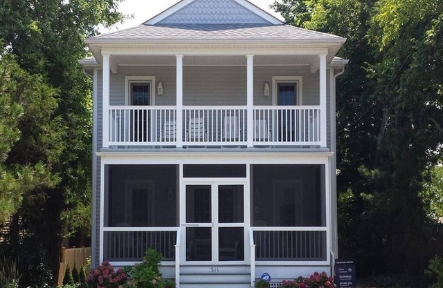 Charming Cape May Point Home, 1 1/2 blocks to the beach and open layout