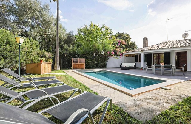 Encantadora "Casa Pequeña" en una tranquila zona residencial