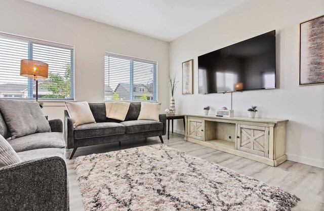 Charming Centrally Located Treasure Valley Custom