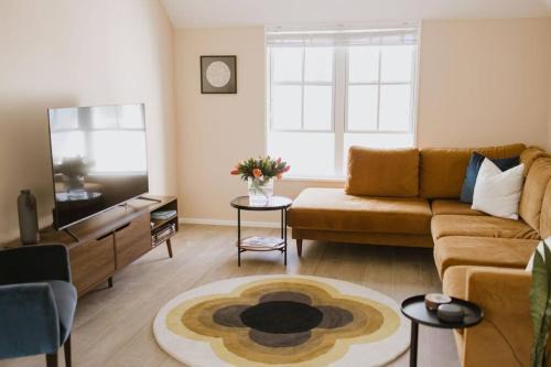 Charming City Central Coach House
