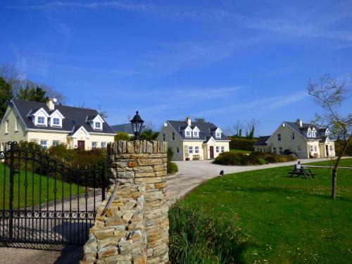 Charming Coastal Cottages by Portsalon Beach