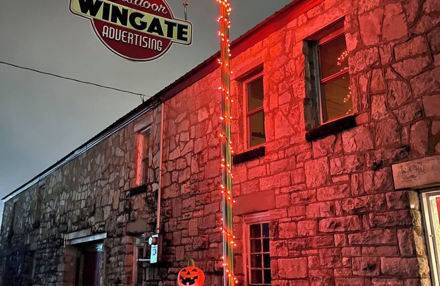 Charming, comfortable apartment in historic Berryville, AR