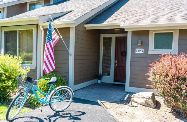 Charming CONDO/Pets friendly/PRIV Hot tub/6 Club House Passes!!