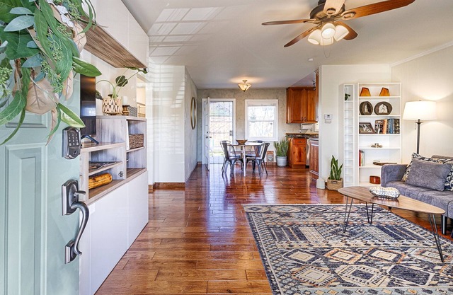 Charming & Conveniently Located to Attractions!