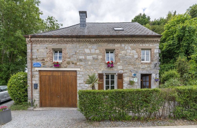Elegante casa de campo con chimenea en Dinant, Bélgica