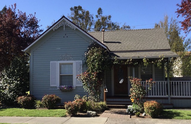 Cottage con Encanto 1 1/2 cuadras del Centro Histórico de Grants Pass