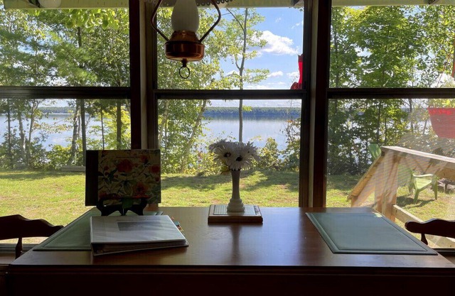 Charming Cottage: Affordable, Accessible, Close to GTA!