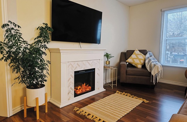 Charming Cottage in Wellington’s Heart near Beach!