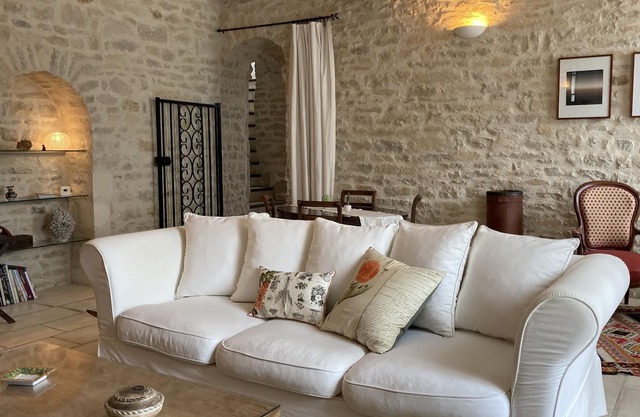 CHARMING COTTAGE