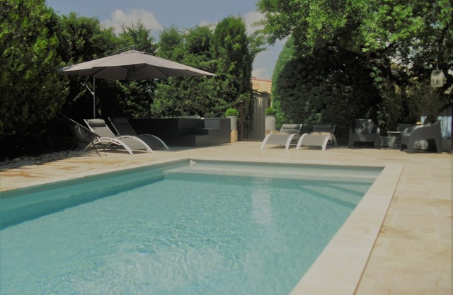 encantadora casa de campo en casa de campo provenzal con piscina y SPA