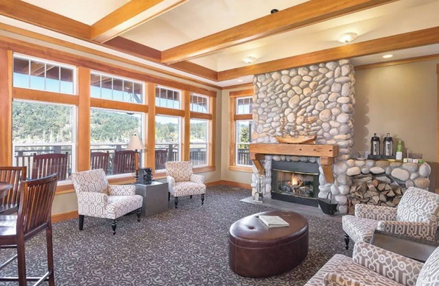 Charming cottage in beautiful Deer Harbor with a view, pool and private hot tub.