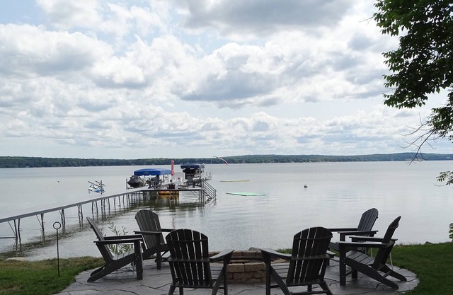 Charming Cottage on Beautiful Burt Lake