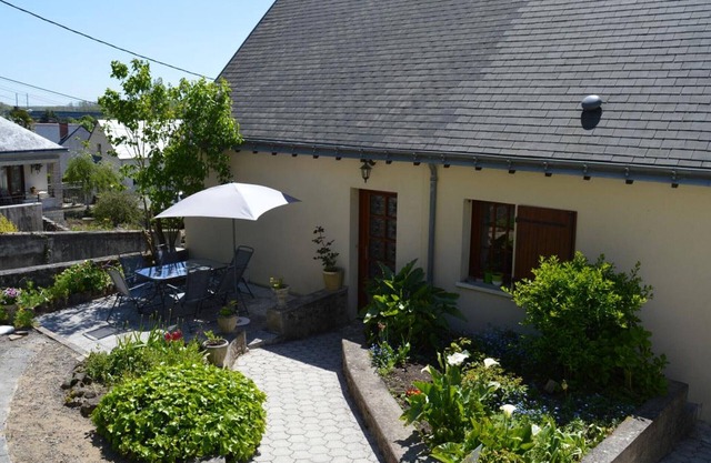 Gîte viticole avec jardin, près de Tours et châteaux de la Loire, dégustation incluse