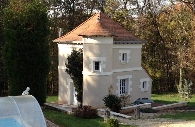 Gîte de caractère avec piscine privée dans un grand parc arboré