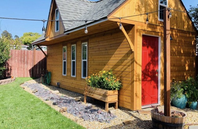 Charming Cottage with Hot Tub and Yard