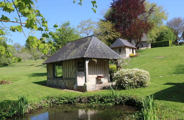 Charming cottages with swimming pool and sauna near Deauville