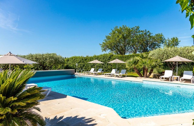 Casa de campo 'Le Cypres', piscina climatizada al pie del Mont Ventoux, WIFI