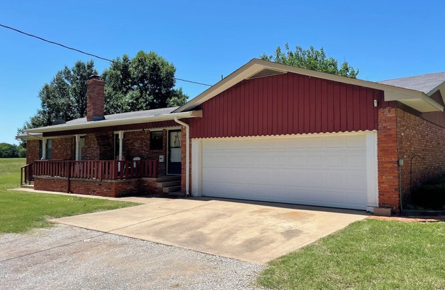 Charming country home with WiFi, AC in marvelous Elgin