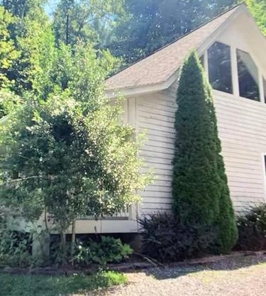 Charming country house by the creek in Sylva