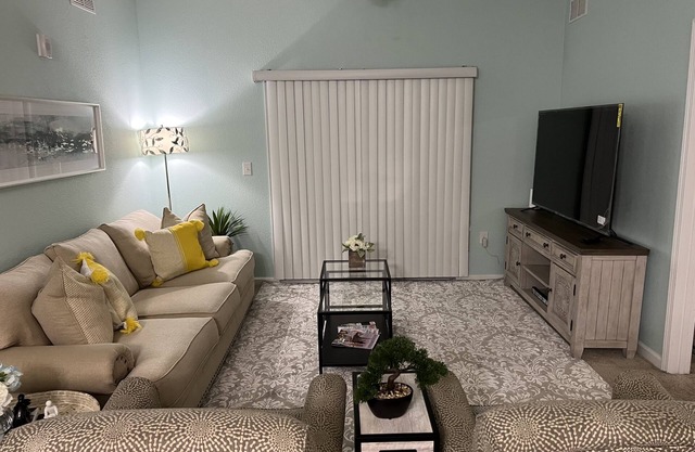 Charming & Cozy 3 bedroom condo 15mn to Jacksonville beaches!