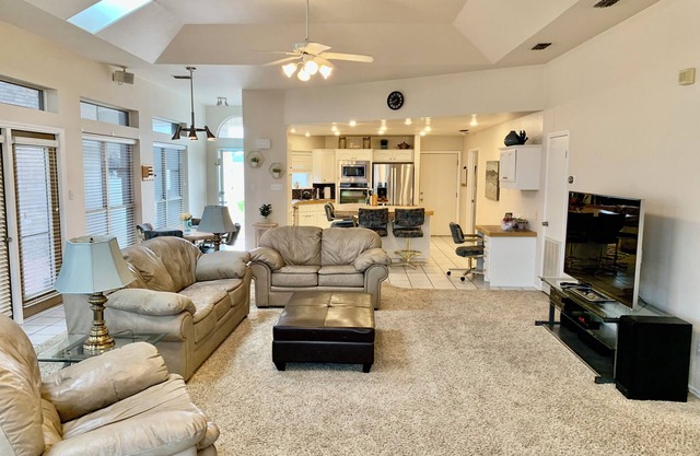 Charming/Cozy/Relaxing 2/2 Home w/easy access to Expressway in Mission, Tx