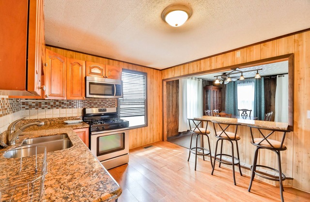 Charming cozy retreat - minutes away from Windham
