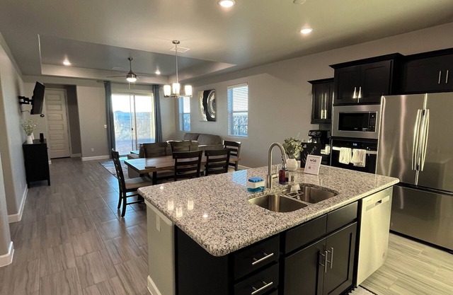 Charming, Cozy, Spacious Home in Horizon City