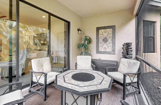 Charming CUSTOM HOME in exclusive MARINA BAY 3-bedroom house fabulous Fort Myers