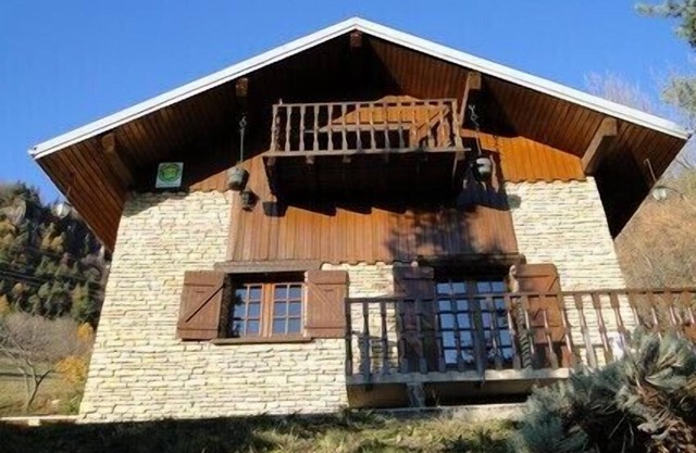 Charming detached house in a privileged geographical location to take advantage of an exceptional location.