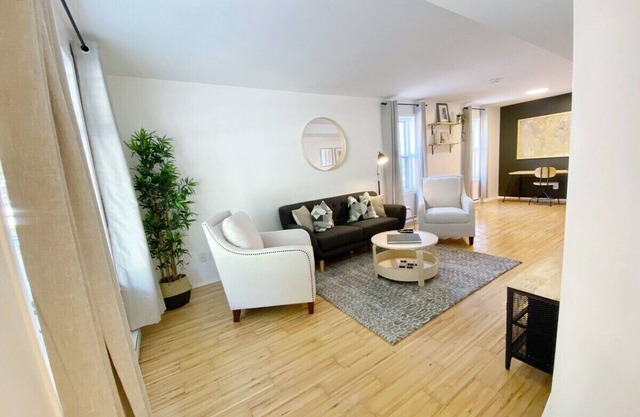 Charming downtown apartment located in a 2 unit home