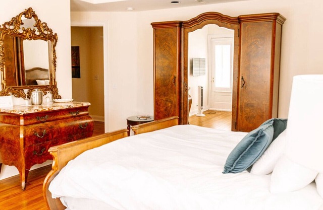 The Granville Queen Inn Rm. 11