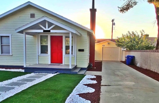 ♥ Charming entire house 5min walking to the BLVD ♥